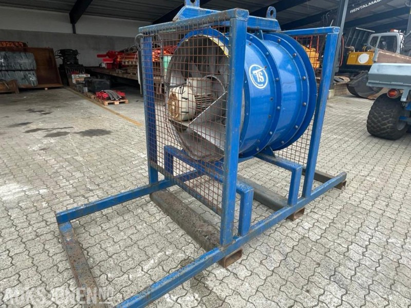 STOR VENTILASJONSVIFTE 400V: - Implemento para Maquinaria de construcción: foto 4 STOR VENTILASJONSVIFTE 400V: - Implemento para Maquinaria de construcción: foto 4