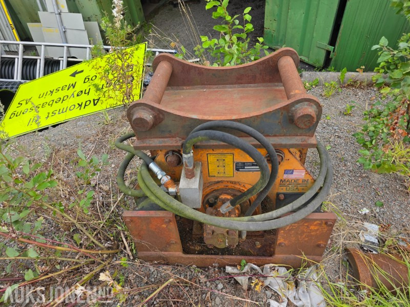 Stanley HS 6007 - Vibroplate til gravemaskin - Implemento para Maquinaria de construcción: foto 2 Stanley HS 6007 - Vibroplate til gravemaskin - Implemento para Maquinaria de construcción: foto 2