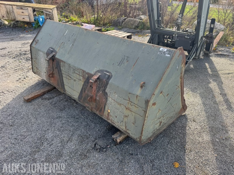 1996 Ålø 240 M 10 Skuffe for traktor - Maquinaria agrícola: foto 1 1996 Ålø 240 M 10 Skuffe for traktor - Maquinaria agrícola: foto 1