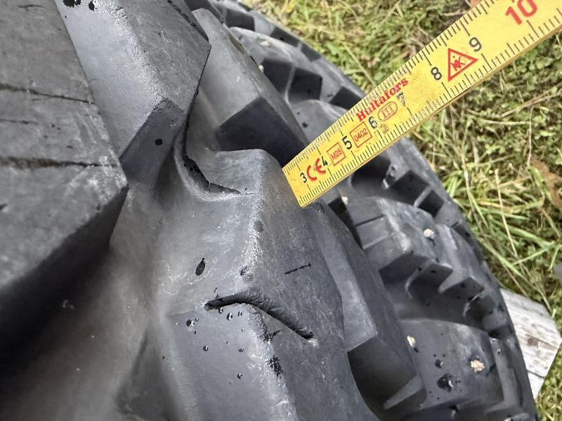 2 STK TRAKTORHJUL NOKIAN TYRES TRI 2 400/80R28 - Maquinaria agrícola: foto 3 2 STK TRAKTORHJUL NOKIAN TYRES TRI 2 400/80R28 - Maquinaria agrícola: foto 3
