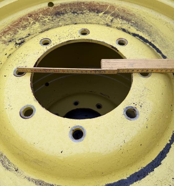 2 STK TRAKTORHJUL NOKIAN TYRES TRI 2 400/80R28 - Maquinaria agrícola: foto 4 2 STK TRAKTORHJUL NOKIAN TYRES TRI 2 400/80R28 - Maquinaria agrícola: foto 4