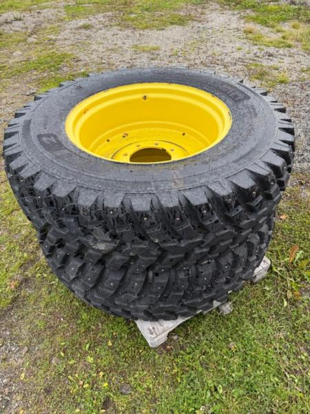2 STK TRAKTORHJUL NOKIAN TYRES TRI 2 400/80R28 - Maquinaria agrícola: foto 1 2 STK TRAKTORHJUL NOKIAN TYRES TRI 2 400/80R28 - Maquinaria agrícola: foto 1