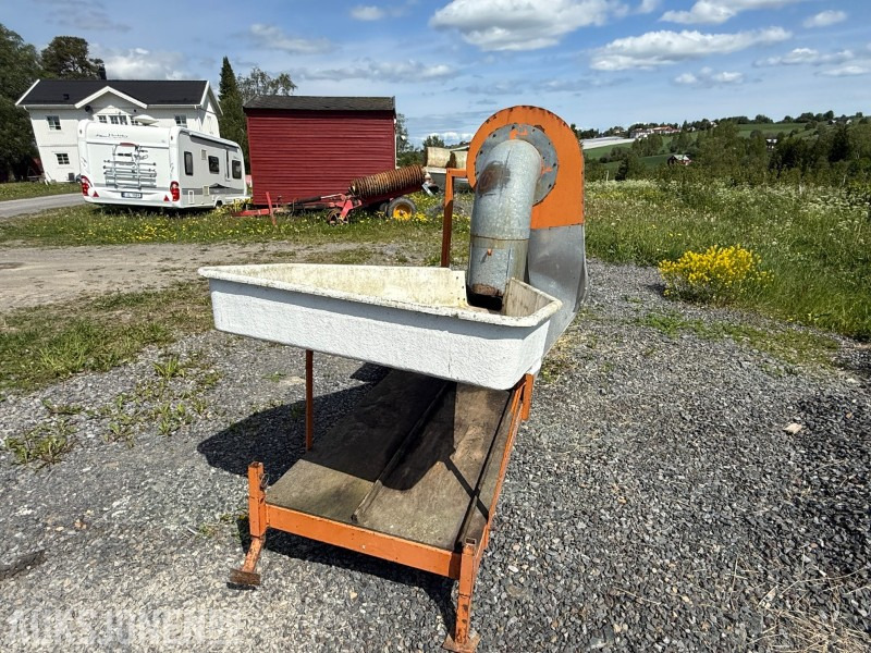 Bærrensker til traktor - brukt til solbær - Maquinaria agrícola: foto 3 Bærrensker til traktor - brukt til solbær - Maquinaria agrícola: foto 3