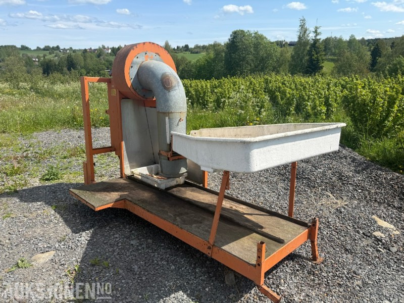 Bærrensker til traktor - brukt til solbær - Maquinaria agrícola: foto 1 Bærrensker til traktor - brukt til solbær - Maquinaria agrícola: foto 1