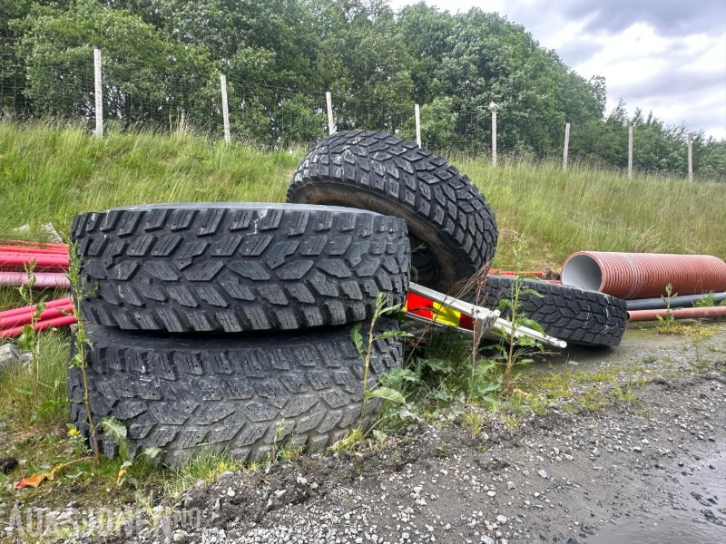 Nokian Hakkapelitta - Vinterhjul til JCB Fastrac 8310 - Maquinaria agrícola: foto 1 Nokian Hakkapelitta - Vinterhjul til JCB Fastrac 8310 - Maquinaria agrícola: foto 1