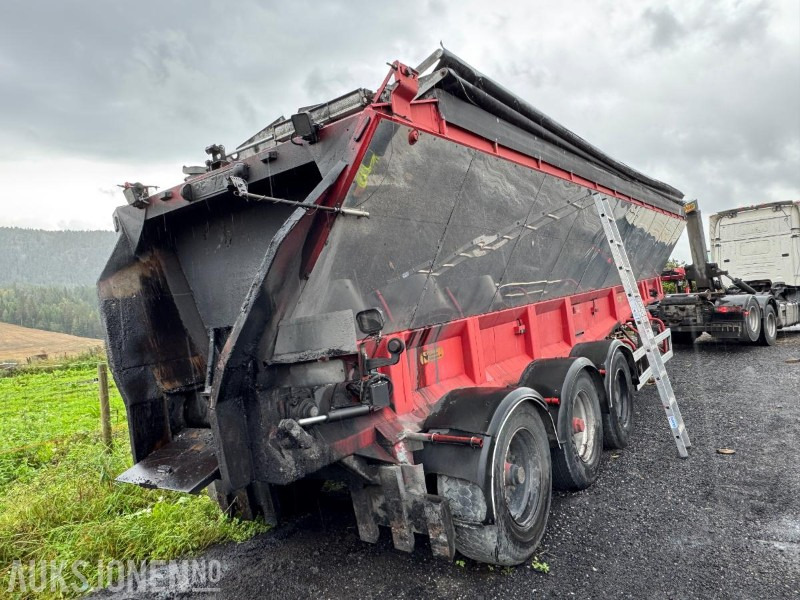 1997 R-R-Trailer asfaltsemi med transportbånd - Remolque: foto 5 1997 R-R-Trailer asfaltsemi med transportbånd - Remolque: foto 5