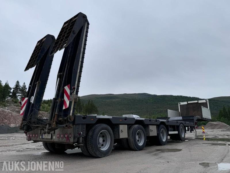 2019 Carnehl CSTV 40-60 - 4 akslet maskinsemi - Manuelt uttrekk - Hydraulisk bredding - Støttelabber bak - Fjernstyring - Remolque: foto 4 2019 Carnehl CSTV 40-60 - 4 akslet maskinsemi - Manuelt uttrekk - Hydraulisk bredding - Støttelabber bak - Fjernstyring - Remolque: foto 4