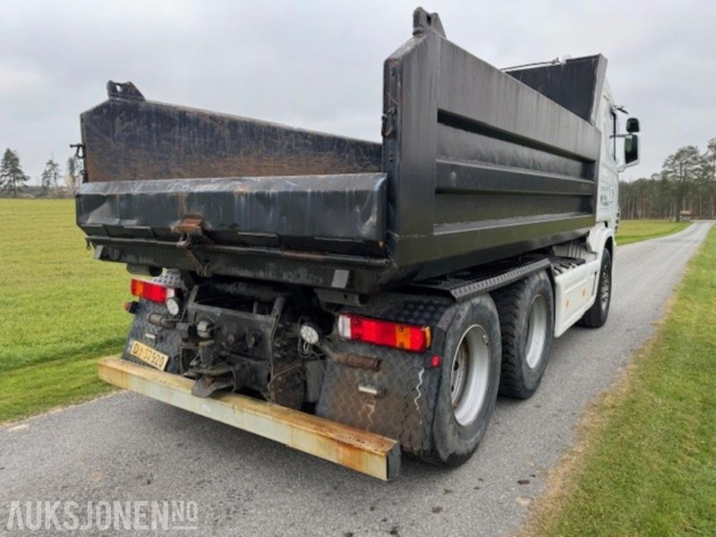 Scania 144G Tippbil – Perfekt for masse- og entreprenørkjøring - Camión volquete: foto 3 Scania 144G Tippbil – Perfekt for masse- og entreprenørkjøring - Camión volquete: foto 3