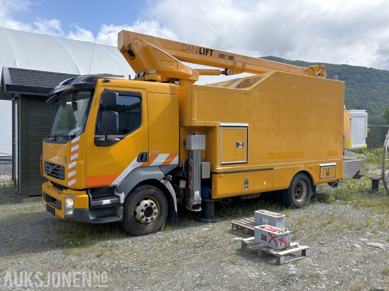 2008 Volvo FL-240 liftbil med stort oppholdsrom i skap - tørkeskap m.m. - Vehículo municipal: foto 1 2008 Volvo FL-240 liftbil med stort oppholdsrom i skap - tørkeskap m.m. - Vehículo municipal: foto 1