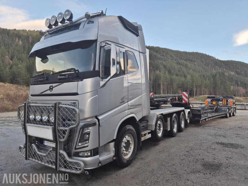 2017 Volvo FH 16 / 750, 8x4+2 Tungtrekker med 2019 Vang 3+1 akslet brønnhenger - Vehículo municipal: foto 1 2017 Volvo FH 16 / 750, 8x4+2 Tungtrekker med 2019 Vang 3+1 akslet brønnhenger - Vehículo municipal: foto 1