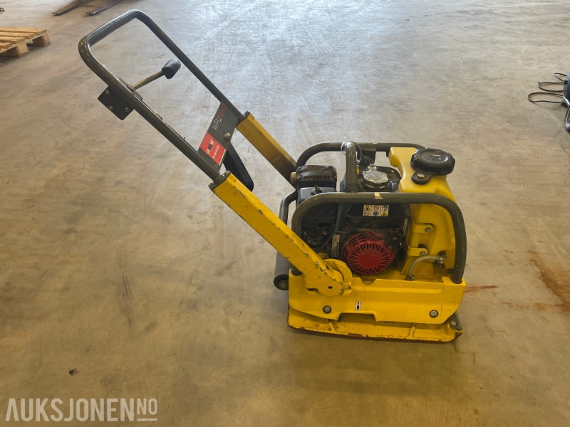 Vibroplate Wacker Neuson WPU1550AW - Rodillo: foto 1 Vibroplate Wacker Neuson WPU1550AW - Rodillo: foto 1