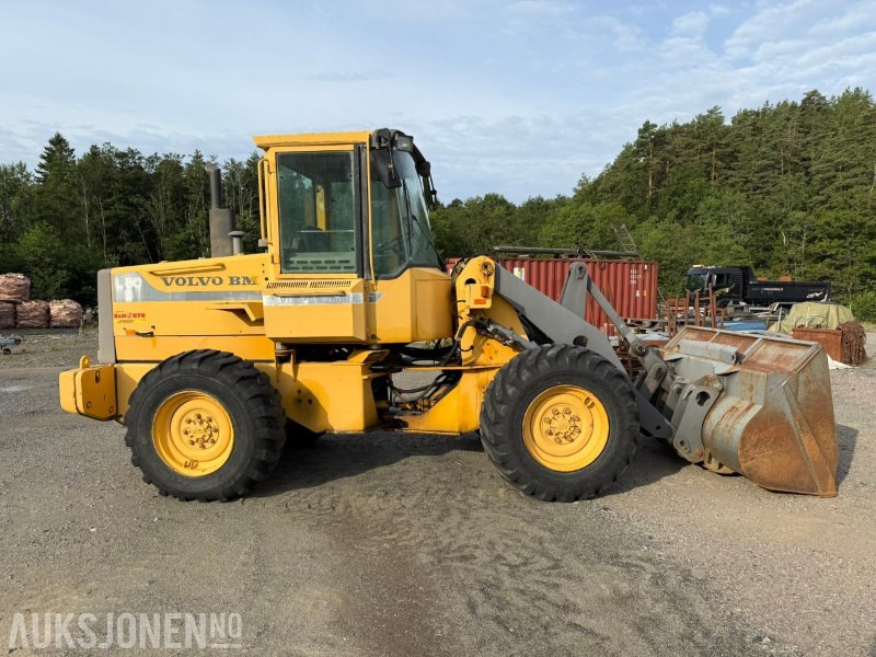Volvo L50B hjullaster / 12817 timer / skuffe / skjermer - Cargadora de ruedas: foto 4 Volvo L50B hjullaster / 12817 timer / skuffe / skjermer - Cargadora de ruedas: foto 4
