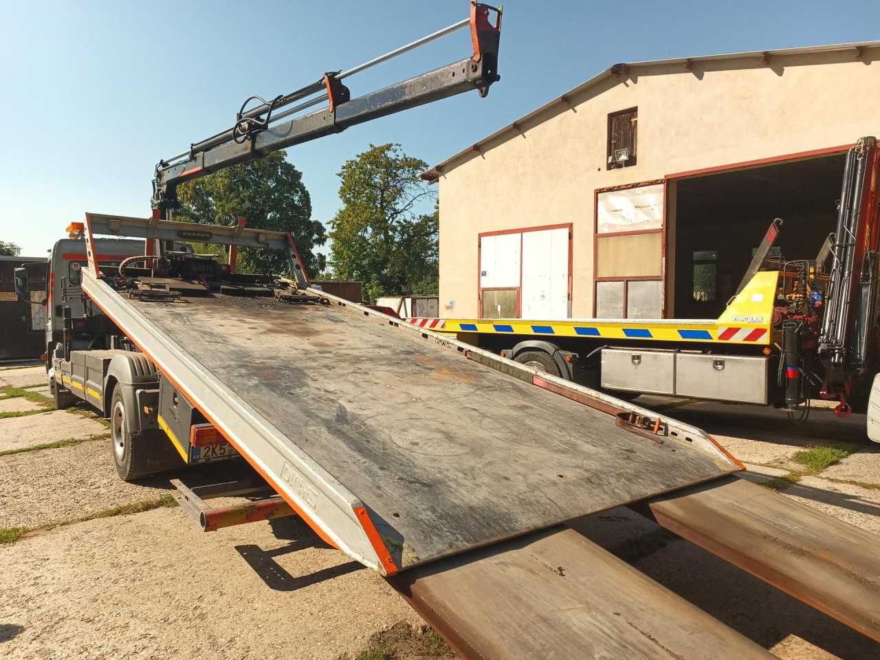 MERCEDES-BENZ Atego 1323 L - Camión caja cerrada: foto 2 MERCEDES-BENZ Atego 1323 L - Camión caja cerrada: foto 2