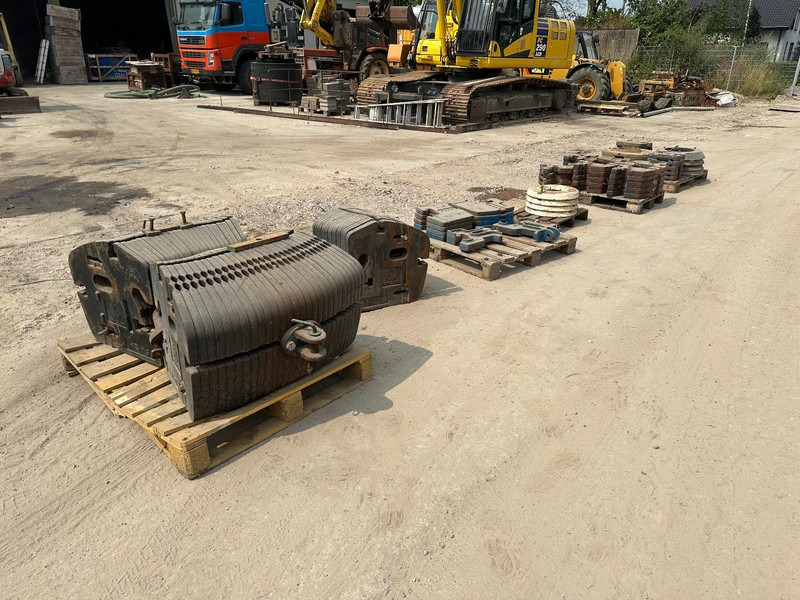 Fiat Gewichten Front weights / Wheel weights - Tractor: foto 1 Fiat Gewichten Front weights / Wheel weights - Tractor: foto 1