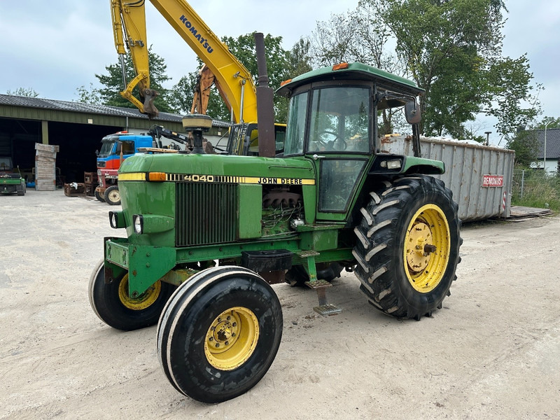 John Deere 4040 - Tractor: foto 1 John Deere 4040 - Tractor: foto 1