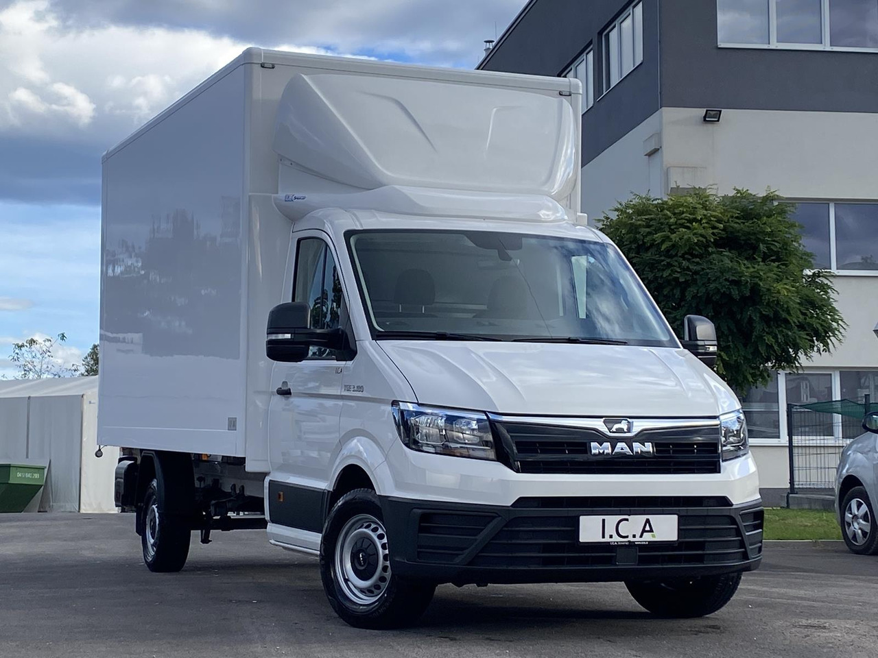MAN TGE 3.180 RS4490 1+2, 180PS, 2.0L | ALU-BOX 4200mm + LADERAMPE - Furgoneta caja cerrada: foto 3 MAN TGE 3.180 RS4490 1+2, 180PS, 2.0L | ALU-BOX 4200mm + LADERAMPE - Furgoneta caja cerrada: foto 3