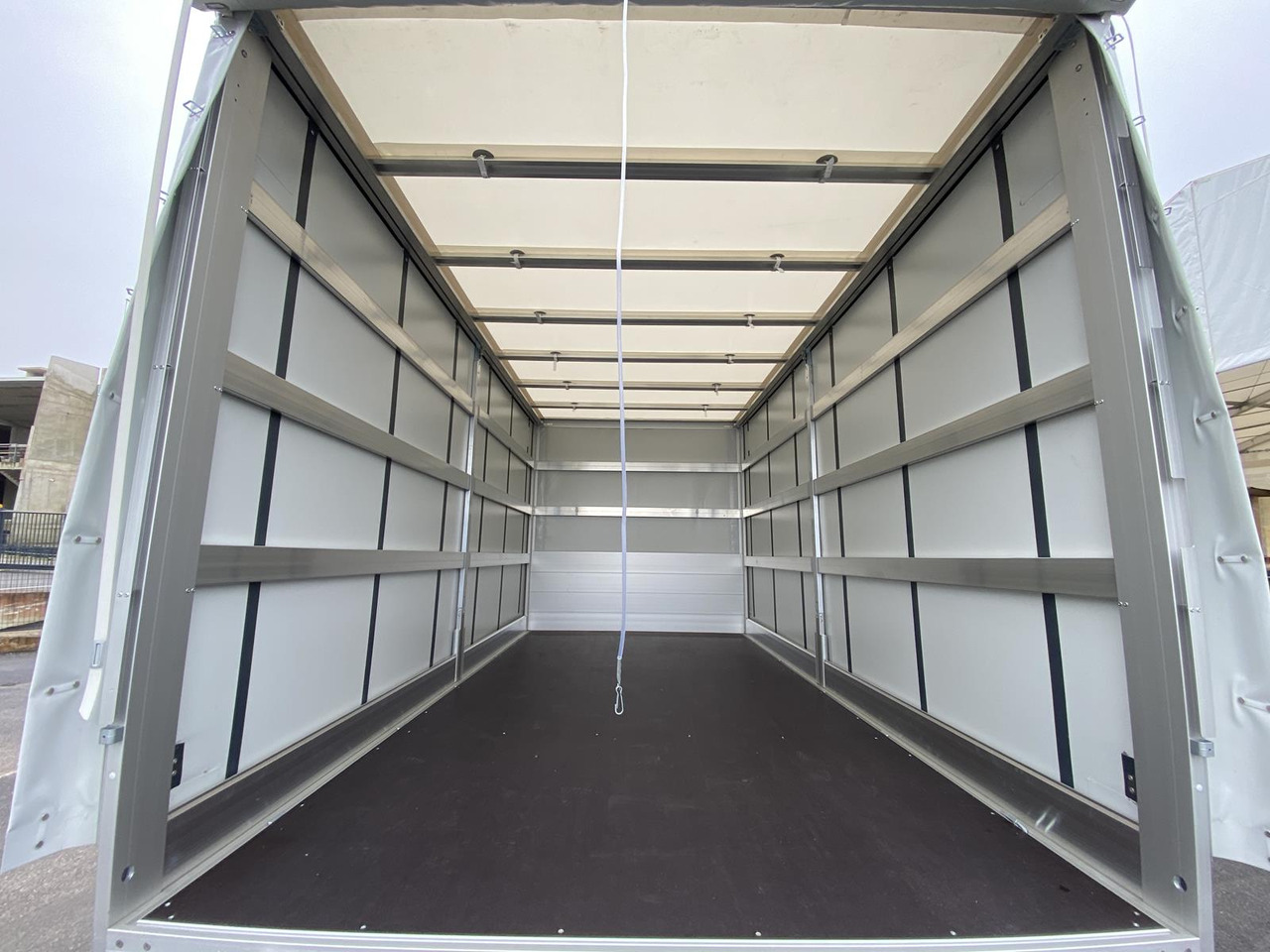 MERCEDES BENZ SPRINTER 317 CDI 170PS 1+2 PRITSCHE PLANE 4100MM - Furgoneta con caja de lona: foto 5 MERCEDES BENZ SPRINTER 317 CDI 170PS 1+2 PRITSCHE PLANE 4100MM - Furgoneta con caja de lona: foto 5
