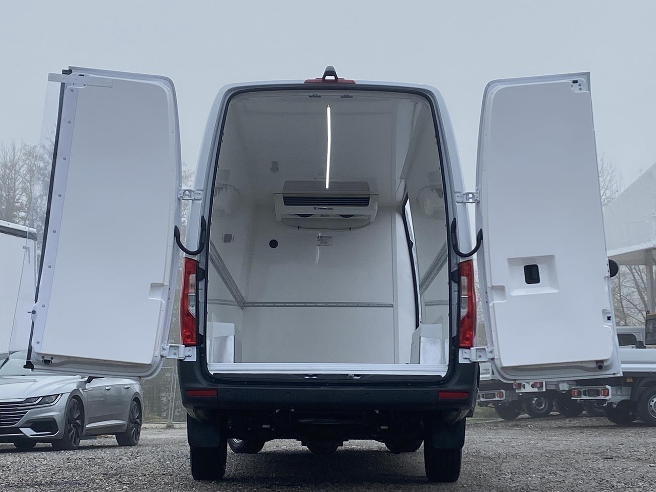 Leasing de MERCEDES-BENZ SPRINTER 317 CDI L4H3 170PS AUTOMATIK FRISCHDIENST + KONVEKTA FK 3022 12-220V MERCEDES-BENZ SPRINTER 317 CDI L4H3 170PS AUTOMATIK FRISCHDIENST + KONVEKTA FK 3022 12-220V: foto 12 Leasing de MERCEDES-BENZ SPRINTER 317 CDI L4H3 170PS AUTOMATIK FRISCHDIENST + KONVEKTA FK 3022 12-220V MERCEDES-BENZ SPRINTER 317 CDI L4H3 170PS AUTOMATIK FRISCHDIENST + KONVEKTA FK 3022 12-220V: foto 12