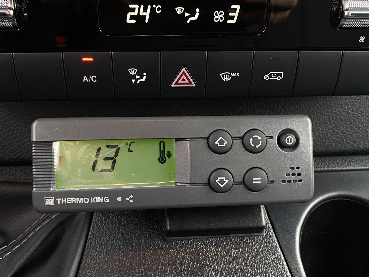 Leasing de MERCEDES-BENZ SPRINTER 317 CDI L4H3 170PS AUTOMATIK FRISCHDIENST + KONVEKTA FK 3022 12-220V MERCEDES-BENZ SPRINTER 317 CDI L4H3 170PS AUTOMATIK FRISCHDIENST + KONVEKTA FK 3022 12-220V: foto 14 Leasing de MERCEDES-BENZ SPRINTER 317 CDI L4H3 170PS AUTOMATIK FRISCHDIENST + KONVEKTA FK 3022 12-220V MERCEDES-BENZ SPRINTER 317 CDI L4H3 170PS AUTOMATIK FRISCHDIENST + KONVEKTA FK 3022 12-220V: foto 14