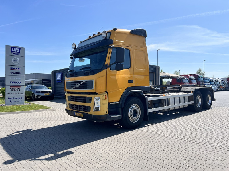 Volvo FM480 6X2 containersysteem Globetrotter / NCH systeem / 10 Tyres - Camión con equipo de cable: foto 1 Volvo FM480 6X2 containersysteem Globetrotter / NCH systeem / 10 Tyres - Camión con equipo de cable: foto 1