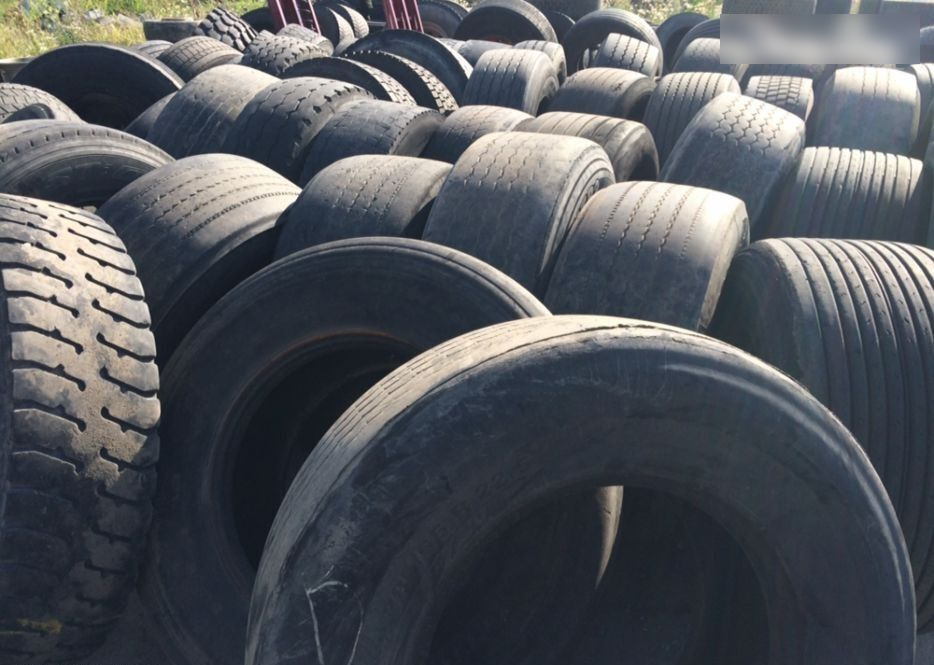 Cap tractor/ semiremorca second hand - Neumático para Camión: foto 1 Cap tractor/ semiremorca second hand - Neumático para Camión: foto 1