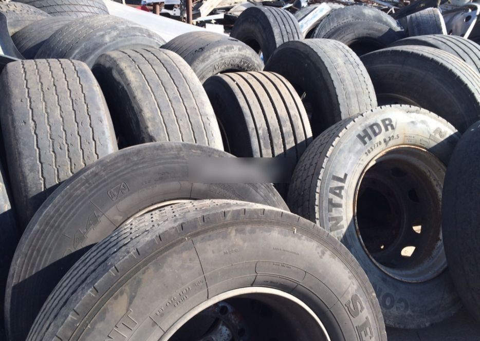Cap tractor/ semiremorca second hand - Neumático para Camión: foto 3 Cap tractor/ semiremorca second hand - Neumático para Camión: foto 3