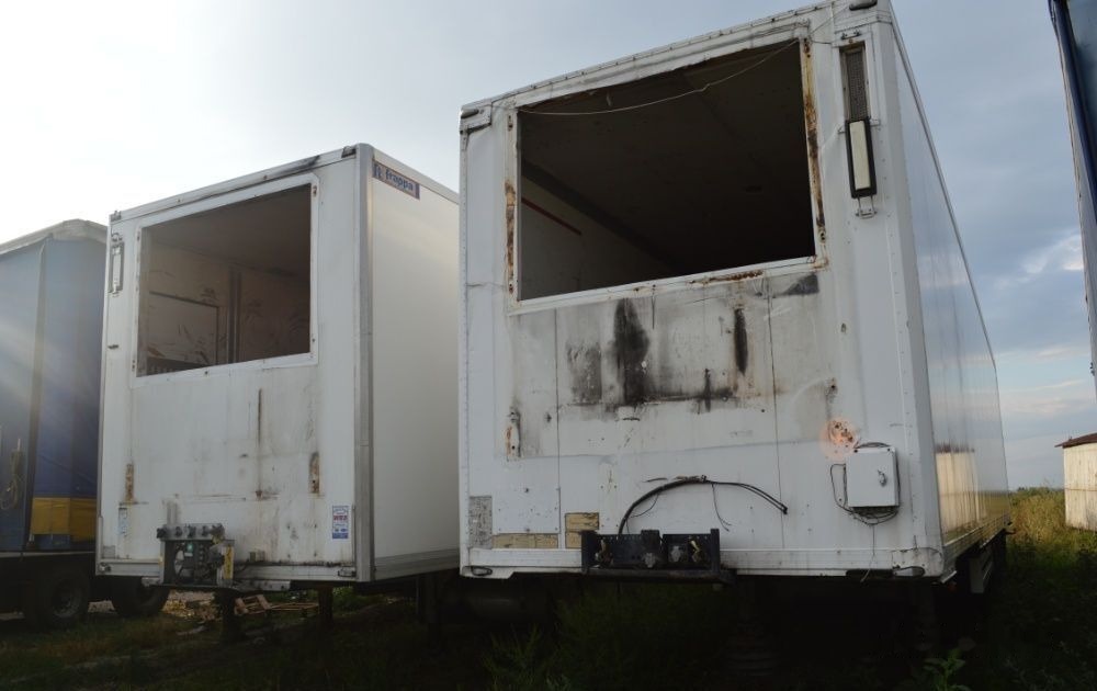 Container izoterm -frigorific - Semirremolque isotérmico: foto 1 Container izoterm -frigorific - Semirremolque isotérmico: foto 1