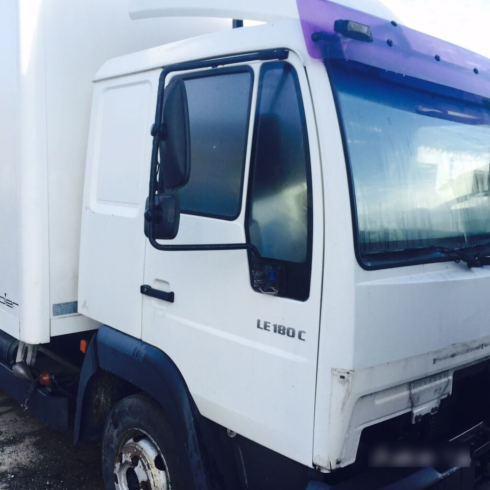 MAN LE 8-180 - Camión lona: foto 3 MAN LE 8-180 - Camión lona: foto 3