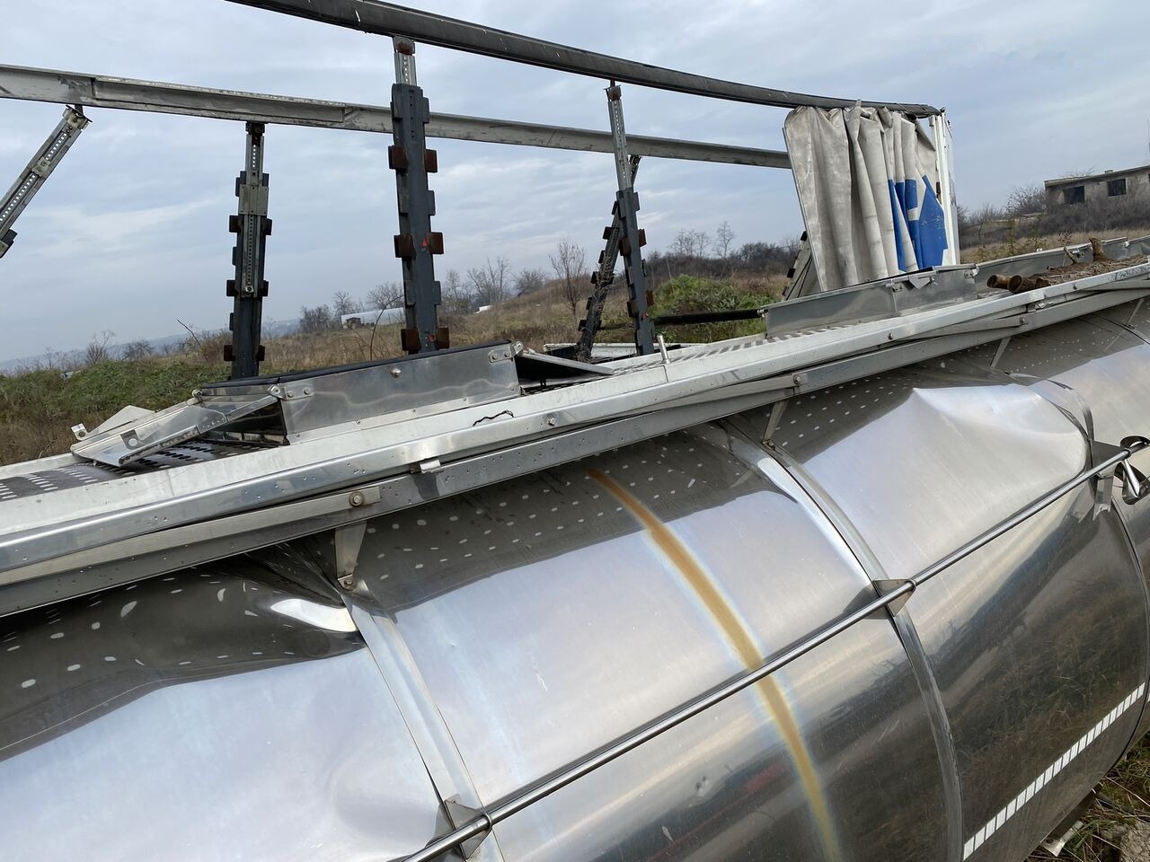 Magyar REZERVOR CISTERNA INOX ALIMENTAR in stare buna - Contenedor cisterna: foto 5 Magyar REZERVOR CISTERNA INOX ALIMENTAR in stare buna - Contenedor cisterna: foto 5