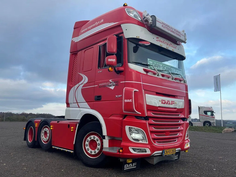 DAF XF 530 Twensteer Special interior. Full Air suspension Hydr. system - Cabeza tractora: foto 2 DAF XF 530 Twensteer Special interior. Full Air suspension Hydr. system - Cabeza tractora: foto 2