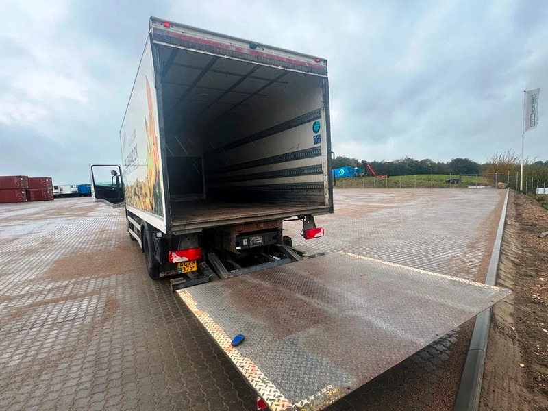 Camión caja cerrada Scania P230 inkl. lift with remote control.: foto 9