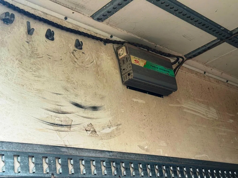 Camión caja cerrada Scania P230 inkl. lift with remote control.: foto 11