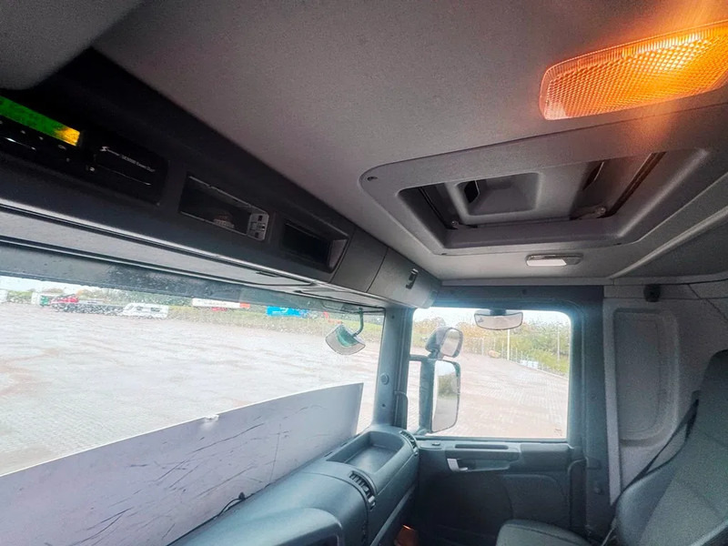 Camión caja cerrada Scania P230 inkl. lift with remote control.: foto 16