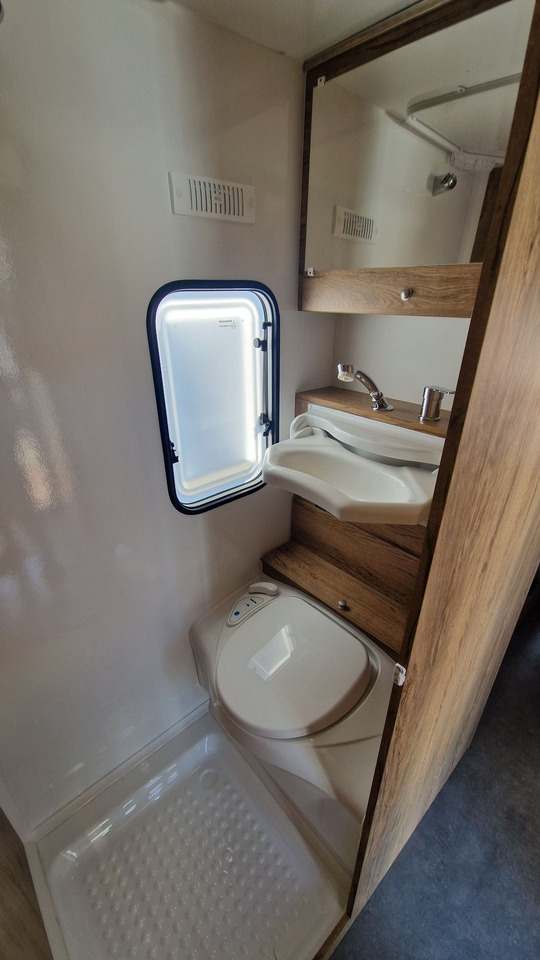 N-LAZUR Niewiadów Nowa Przyczepa Kempingowa dla 4 osób z Łazienką - Caravana: foto 4 N-LAZUR Niewiadów Nowa Przyczepa Kempingowa dla 4 osób z Łazienką - Caravana: foto 4