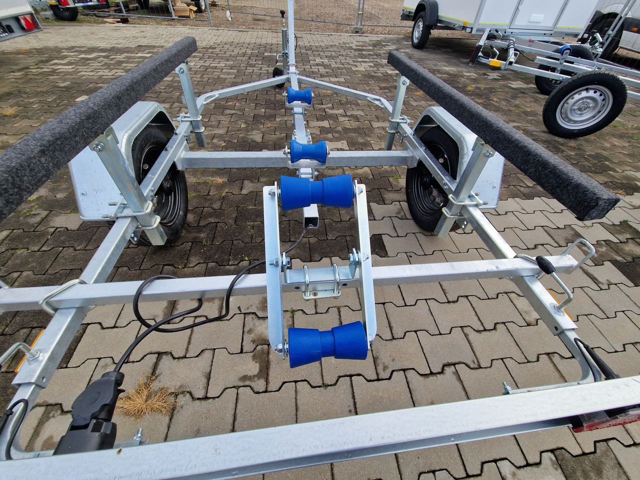 Nowa Przyczepa Podłodziowa ponton łódź 350 - 550cm Niewiadów P400 P415 - Remolque portavehículos: foto 1 Nowa Przyczepa Podłodziowa ponton łódź 350 - 550cm Niewiadów P400 P415 - Remolque portavehículos: foto 1