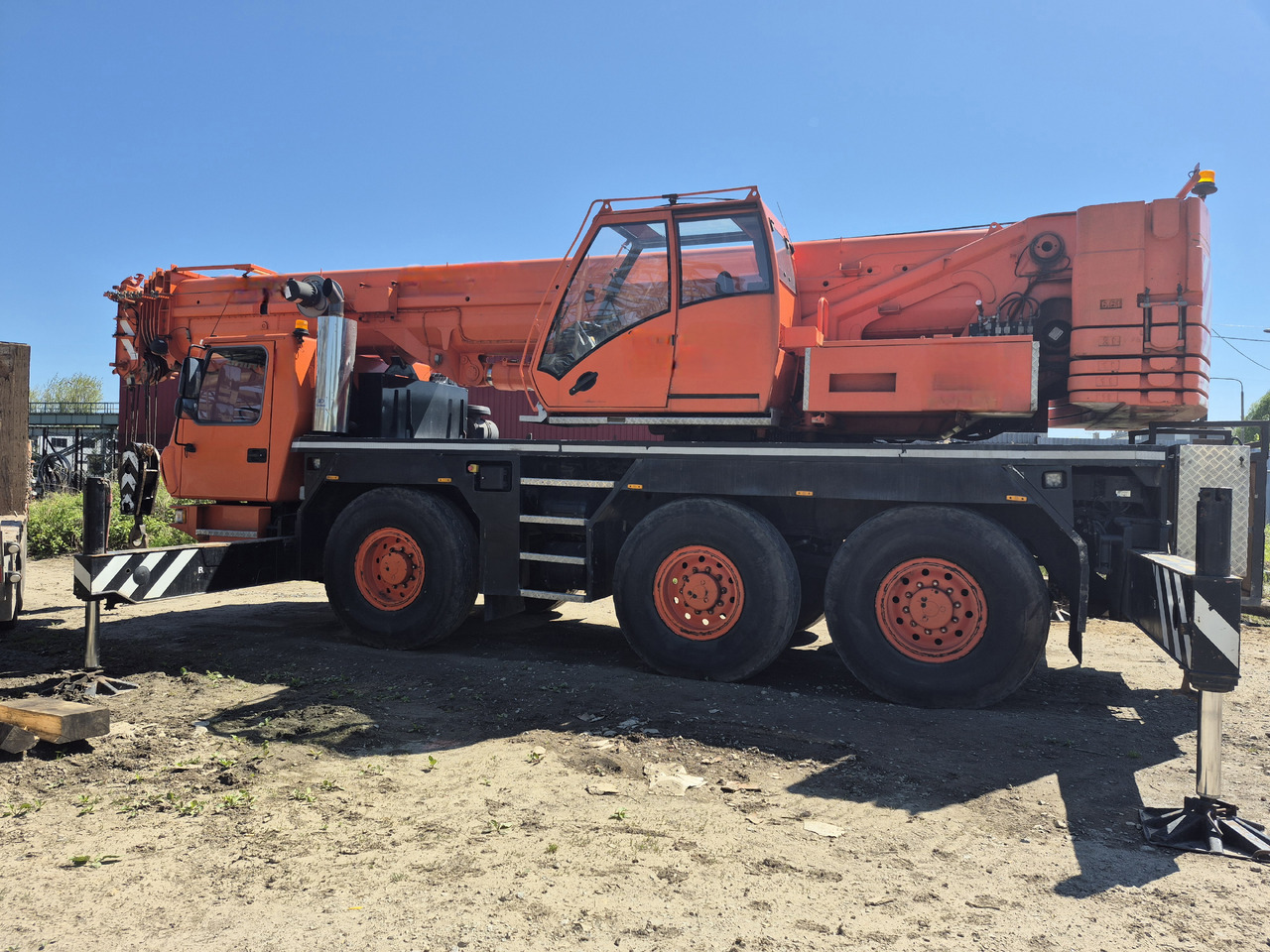 GROVE GMK3055 - Autogrúa: foto 1 GROVE GMK3055 - Autogrúa: foto 1