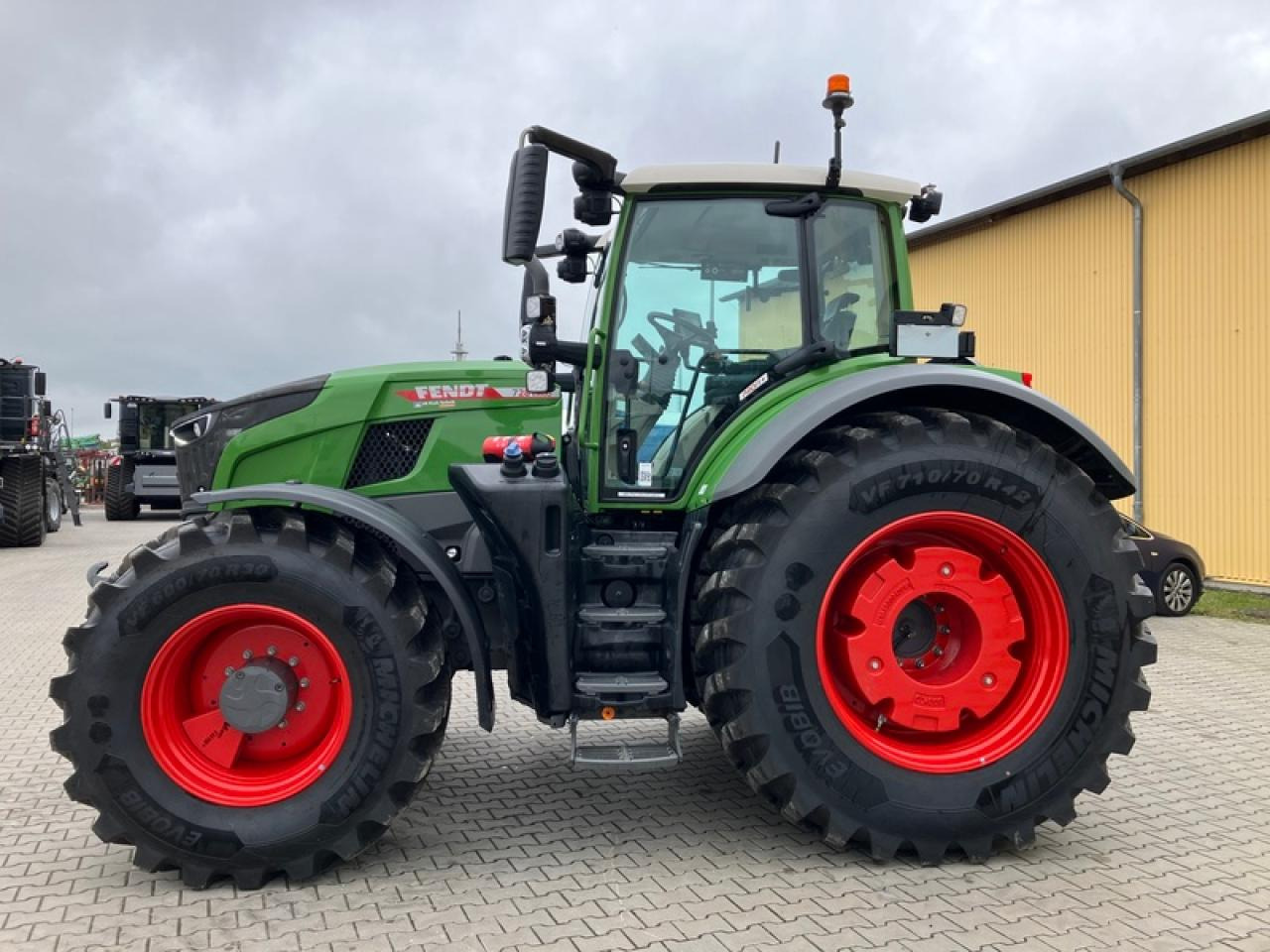 Fendt VARIO 728 GEN 7 PROFI+ RTK - Tractor: foto 2 Fendt VARIO 728 GEN 7 PROFI+ RTK - Tractor: foto 2