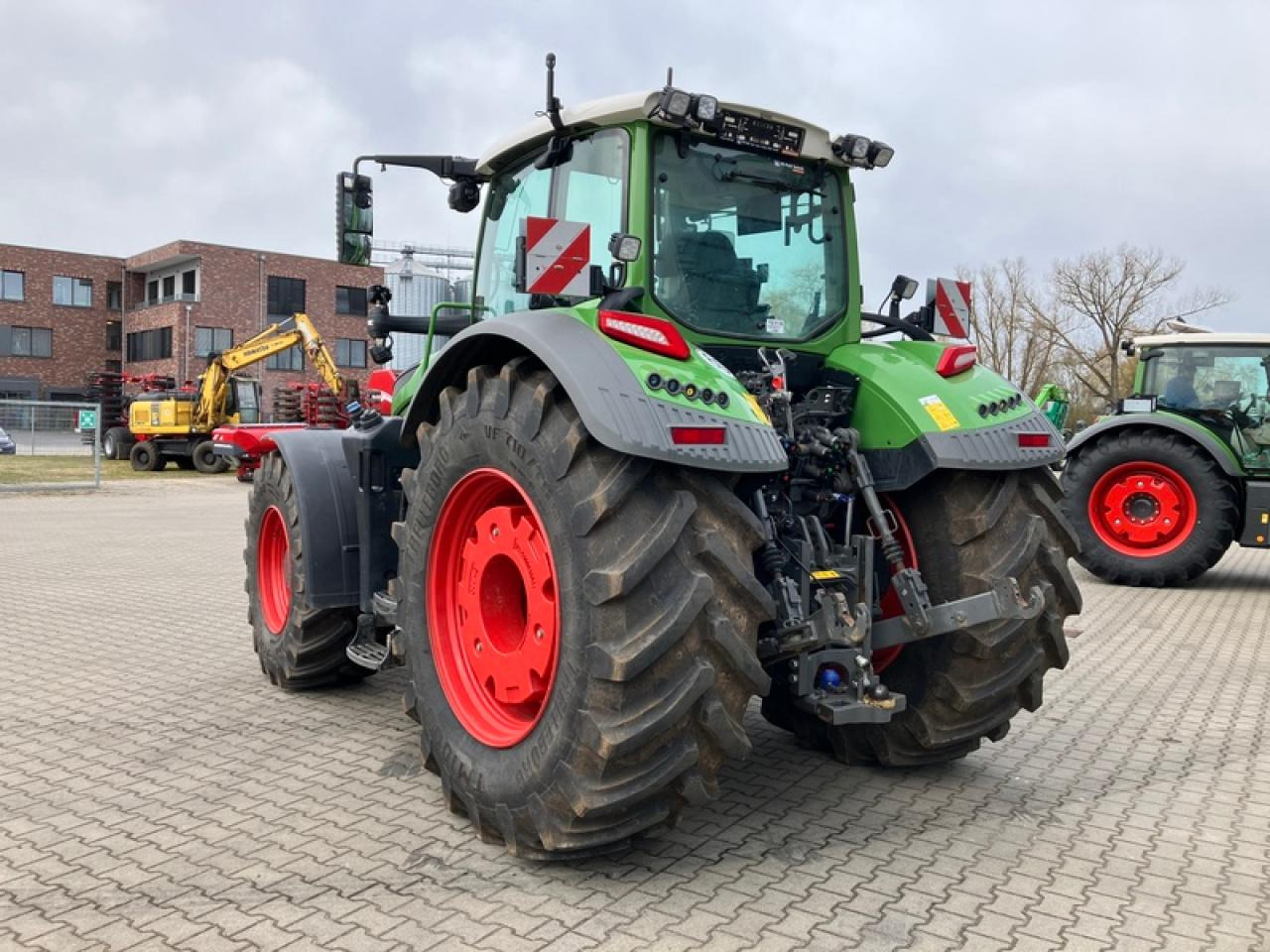 Fendt VARIO 728 GEN 7//RTK//VARIO GRIP - Tractor: foto 3 Fendt VARIO 728 GEN 7//RTK//VARIO GRIP - Tractor: foto 3