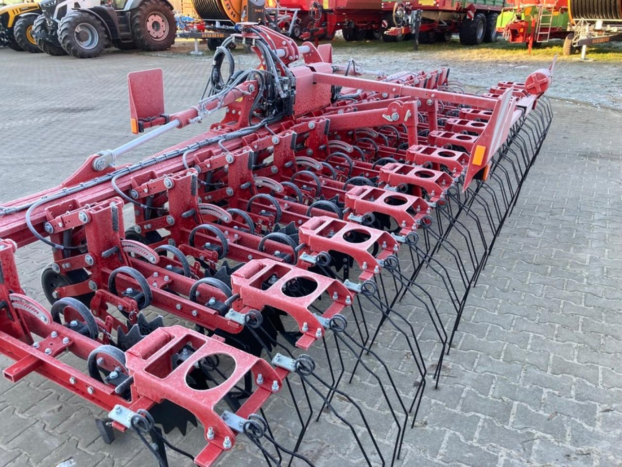 HORSCH TRANSFORMER 6 VF - Equipo para trabajo del suelo: foto 4 HORSCH TRANSFORMER 6 VF - Equipo para trabajo del suelo: foto 4