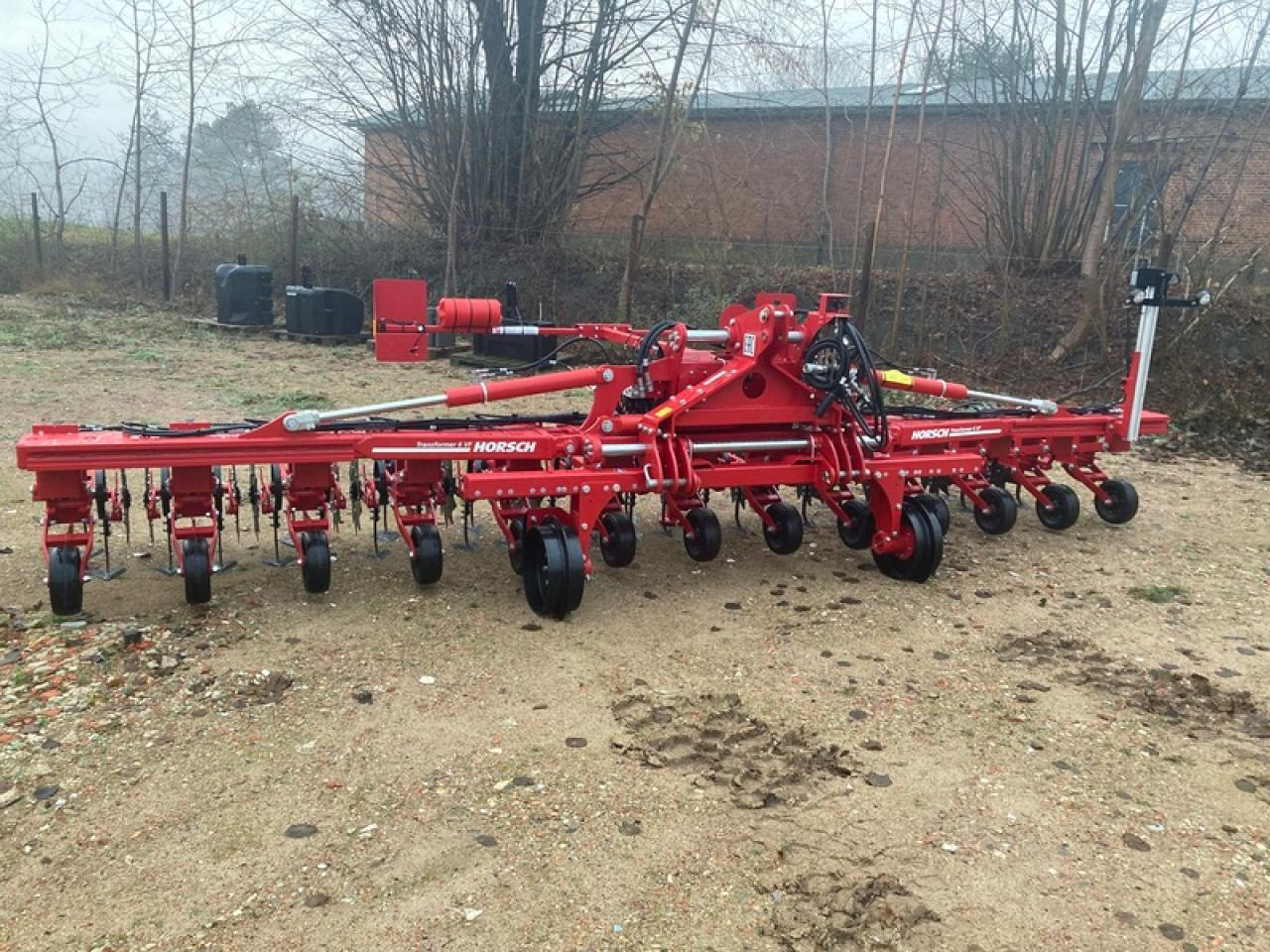 HORSCH TRANSFORMER6 VF - Equipo para trabajo del suelo: foto 2 HORSCH TRANSFORMER6 VF - Equipo para trabajo del suelo: foto 2