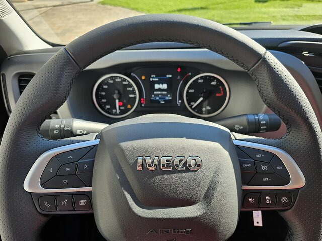 IVECO Daily 35S18 3.0 Koffer Voll-LED Navigation - Furgoneta caja cerrada: foto 5 IVECO Daily 35S18 3.0 Koffer Voll-LED Navigation - Furgoneta caja cerrada: foto 5