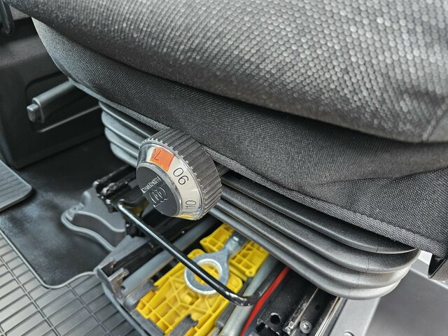 IVECO Daily 35S18HA8V L2H2 DOKA Hi-Matic 2xSchiebetür... - Furgón, Furgoneta combi: foto 4 IVECO Daily 35S18HA8V L2H2 DOKA Hi-Matic 2xSchiebetür... - Furgón, Furgoneta combi: foto 4