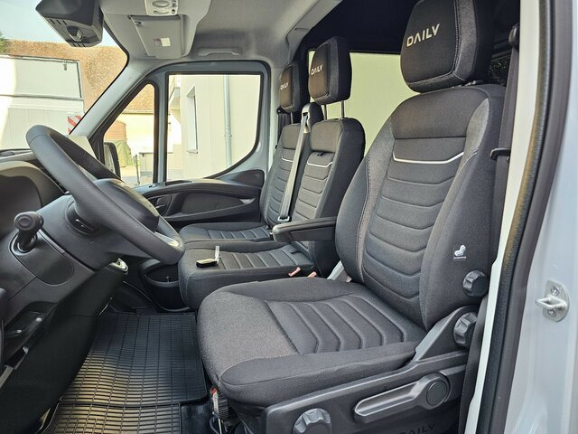 IVECO Daily 35S18HA8V L2H2 DOKA Hi-Matic 2xSchiebetür... - Furgón, Furgoneta combi: foto 3 IVECO Daily 35S18HA8V L2H2 DOKA Hi-Matic 2xSchiebetür... - Furgón, Furgoneta combi: foto 3