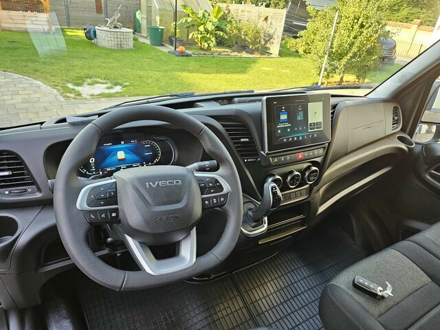 IVECO Daily 35S18HA8V L2H2 DOKA Hi-Matic 2xSchiebetür... - Furgón, Furgoneta combi: foto 5 IVECO Daily 35S18HA8V L2H2 DOKA Hi-Matic 2xSchiebetür... - Furgón, Furgoneta combi: foto 5
