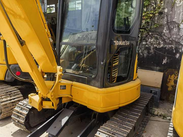 Good condition used excavator Komatsu PC35, Komatsu PC35MR-3 excavator with dozer, mini escavadora Komatsu - Excavadora de cadenas: foto 5 Good condition used excavator Komatsu PC35, Komatsu PC35MR-3 excavator with dozer, mini escavadora Komatsu - Excavadora de cadenas: foto 5