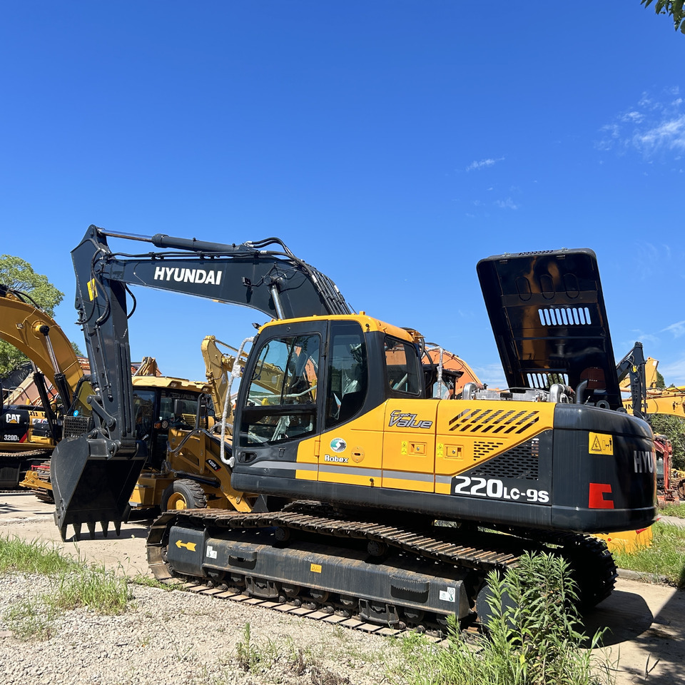 Hyundai 220LC-9S Excavator - Excavadora de cadenas: foto 1 Hyundai 220LC-9S Excavator - Excavadora de cadenas: foto 1
