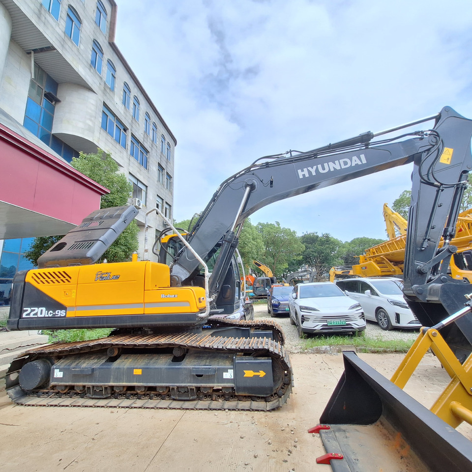 Hyundai 220LC-9S Excavator - Excavadora de cadenas: foto 2 Hyundai 220LC-9S Excavator - Excavadora de cadenas: foto 2