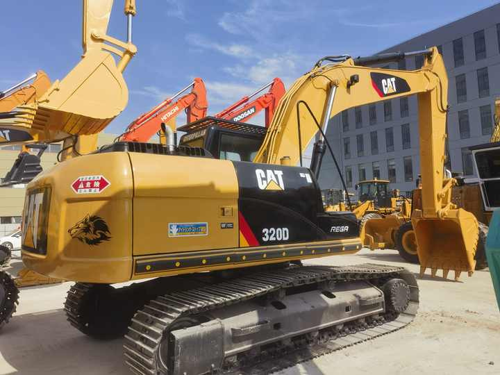 Japan original Hot selling 20 ton CAT320D second hand excavators Caterpillar excavator cat320d for sale - Excavadora de cadenas: foto 2 Japan original Hot selling 20 ton CAT320D second hand excavators Caterpillar excavator cat320d for sale - Excavadora de cadenas: foto 2