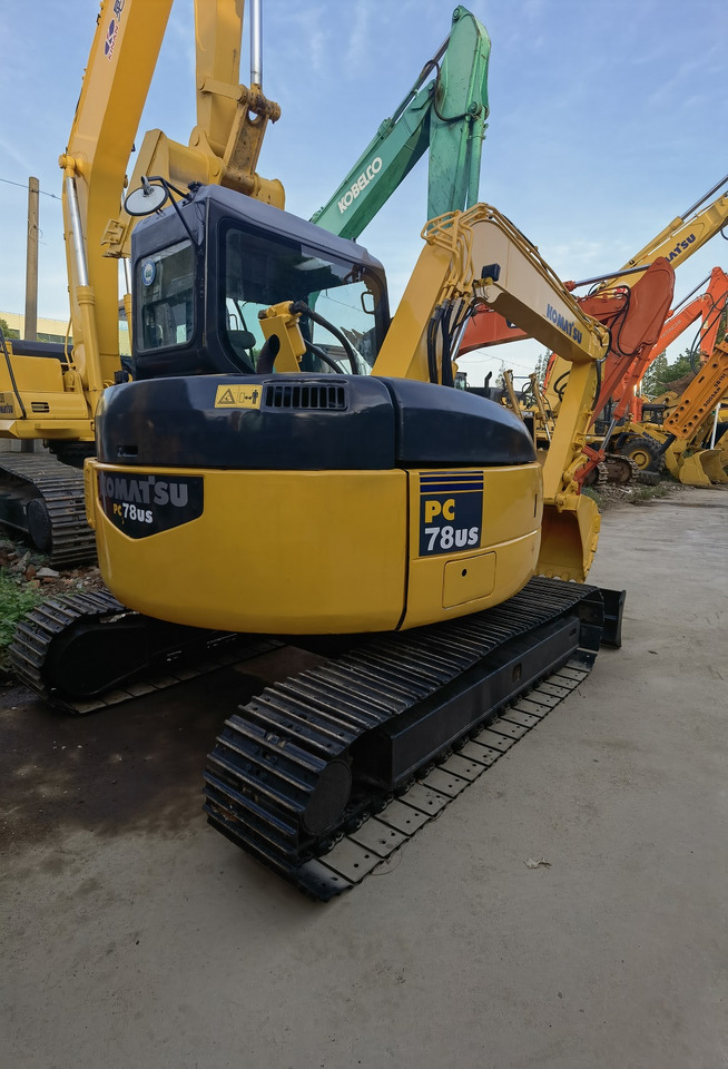Komatsu pc78 Excavator - Excavadora de cadenas: foto 1 Komatsu pc78 Excavator - Excavadora de cadenas: foto 1