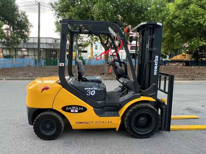 Low price used Komatsu Forklifts FD30 secondhand Komatsu FD30 japanese used forklift for sale - Carretilla elevadora diésel: foto 2 Low price used Komatsu Forklifts FD30 secondhand Komatsu FD30 japanese used forklift for sale - Carretilla elevadora diésel: foto 2